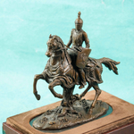 Настольная кабинетная скульптура «Конный рыцарь с копьем»