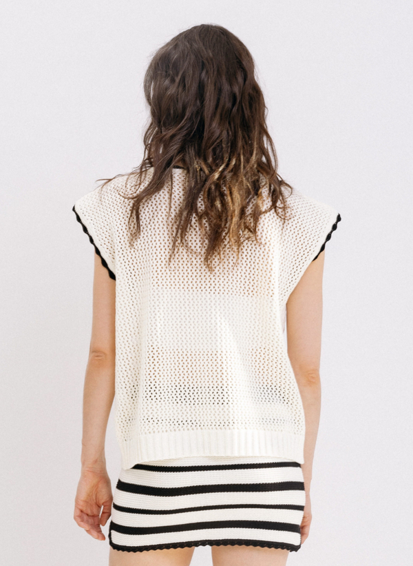 Жилет с вышивкой