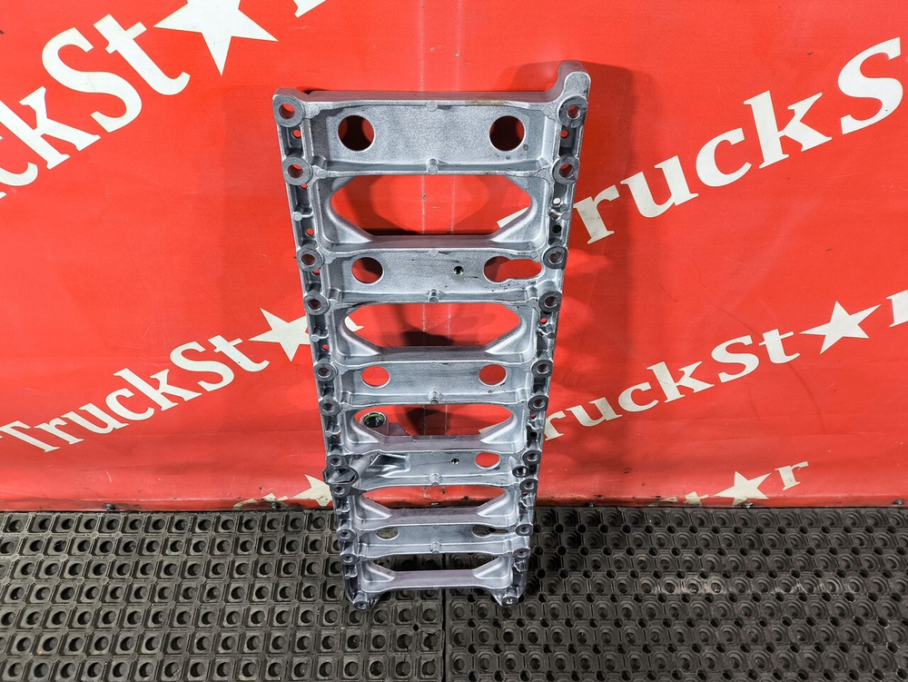 Плита двигателя 2017г.