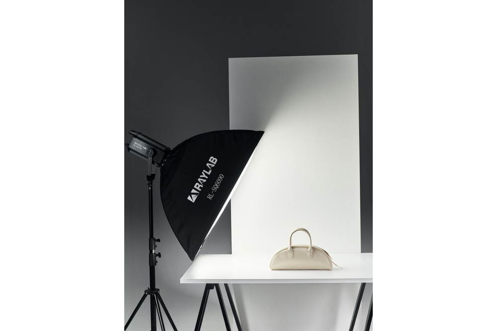 Осветитель светодиодный Raylab RL-300PRO 2700-6500K с пультом