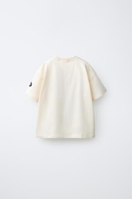 ZARA ФУТБОЛКА С ПРИНТОМ ФРУКТОВ, ЖЕЛТОВАТО-БЕЛЫЙ