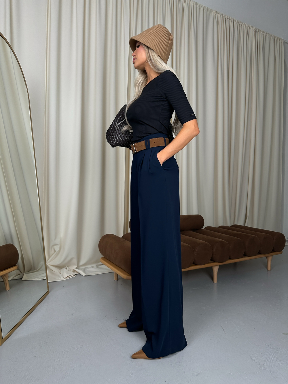 Брюки палаццо с защипами