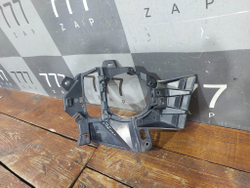 Кронштейн ПТФ правый Lexus RX 4 15-19 Б/У Оригинал 5212548091