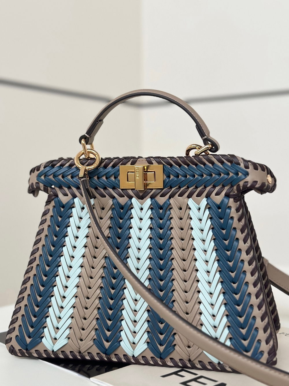 Fendi Peekaboo ISeeU Small 27 cm