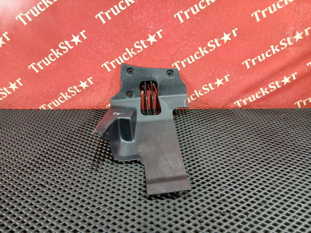 Накладка порога левая