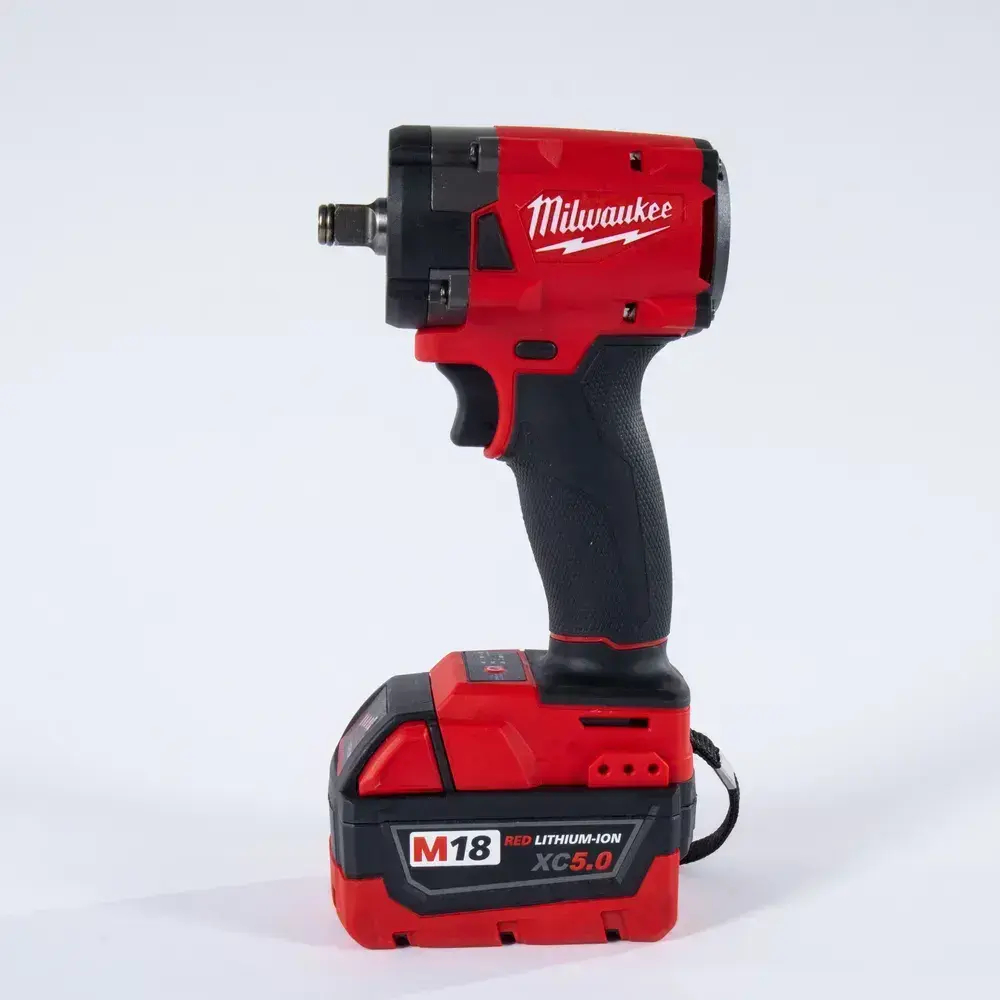 Аккумуляторный ударный гайковерт Milwaukee 18V 5.0AH Brushless