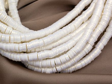 Нить каучуковых бусин 6мм, с перламутрово-золотистым эффектом