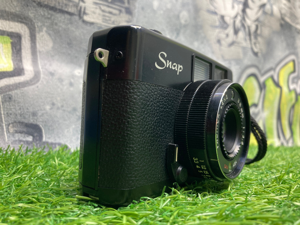 Yashica Snap