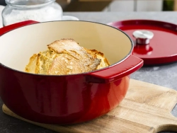 KitchenAid Чугунная кастрюля 22 см 3,3 л красная