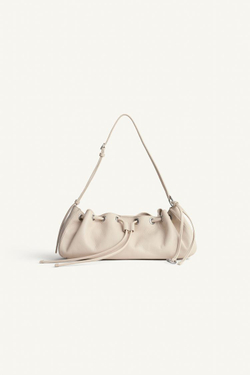 ZARA УДЛИНЕННАЯ КОЖАНАЯ СУМКА С РЕГУЛИРУЕМЫМ ПЛЕЧЕВЫМ РЕМНЕМ, БЕЛЫЙ