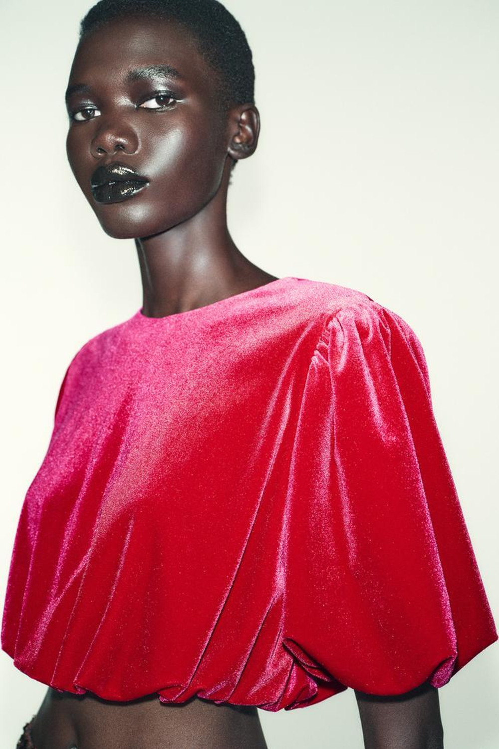 ZARA УКОРОЧЕННЫЙ ТОП ОБЪЕМНОГО КРОЯ, ЦВЕТ ФУКСИИ