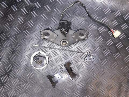 Замок зажигания Kawasaki Ninja 250R (комплект с траверсой)