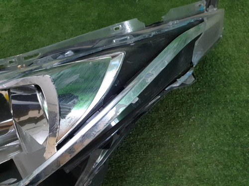 Битая Фара левая Toyota Corolla E160 15-19 галоген