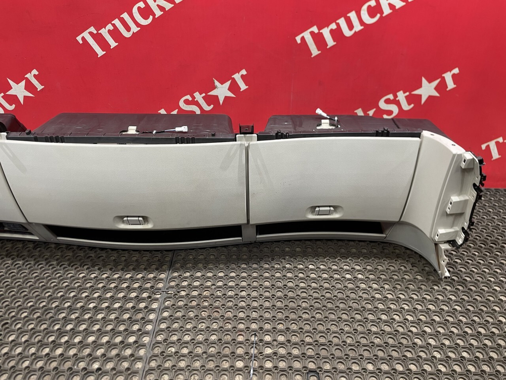 Консоль кабины верхняя 2024г.