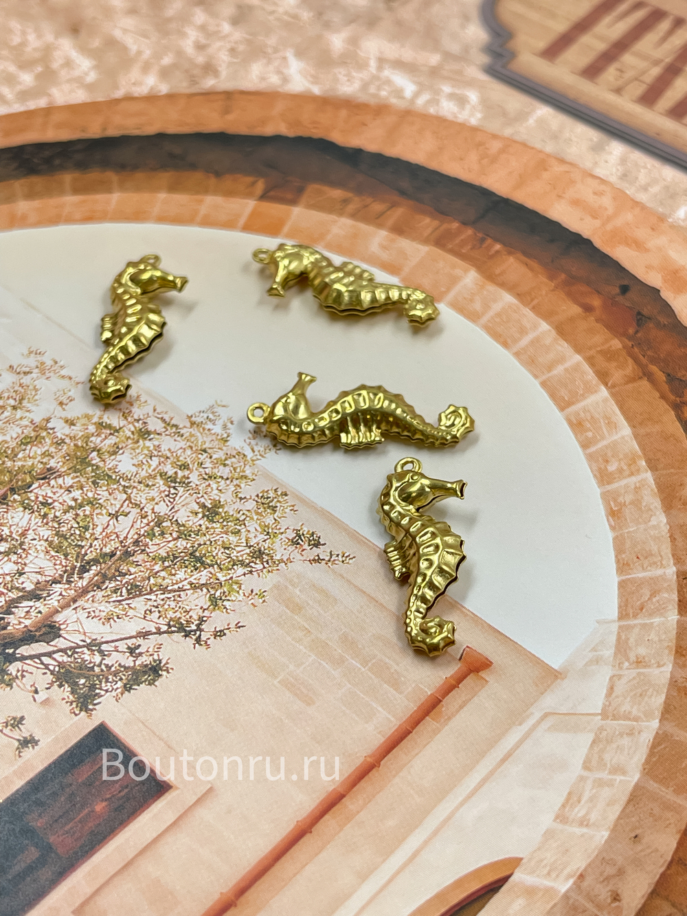 Подвеска золотистая "Морской конёк" Скиап