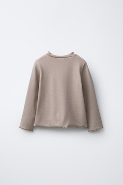 ZARA ФУТБОЛКА В РУБЧИК С ВЫШИВКОЙ, СЕРЫЙ