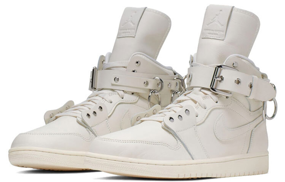 Кроссовки Comme Des Garcons Shirt X Jordan Air Jordan 1 Homme Plus