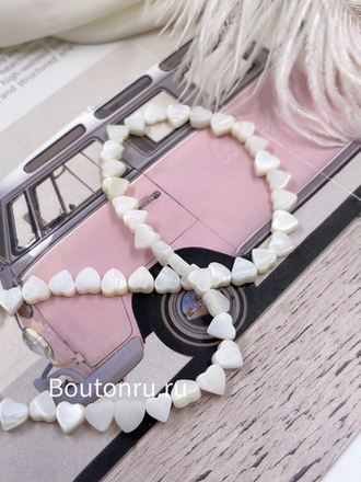 Нить из натурального перламутра с бусинами в форме сердец