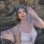 Трендовая косынка спицами из пряжи с пайетками - видео мастер-класс