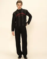 Черный свитер 