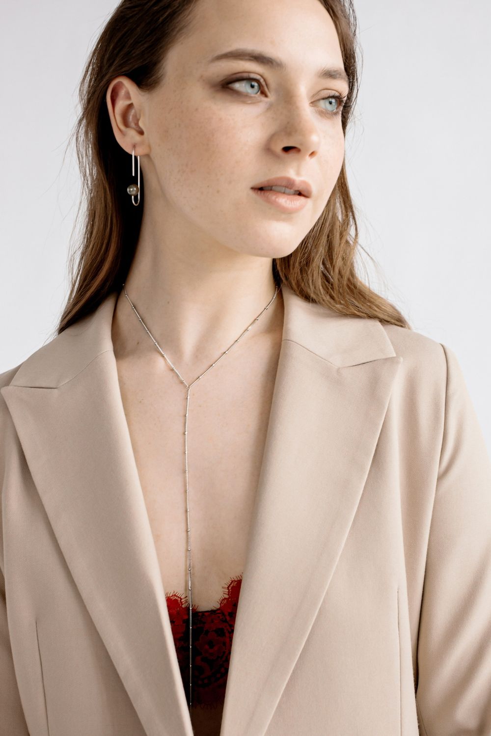 Колье-галстук с шариками