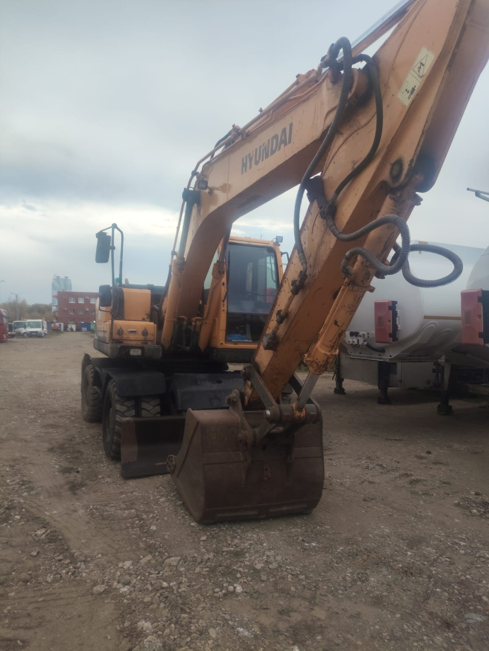 Hyundai R180* Экскаватор колесный R180W-9S (Дизельный, 5,0 л, 118 л.с., АТ)