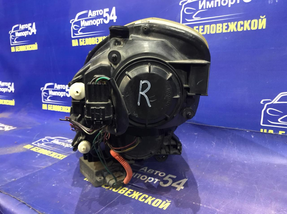 Фара передняя правая NISSAN SKYLINE 2001-2004