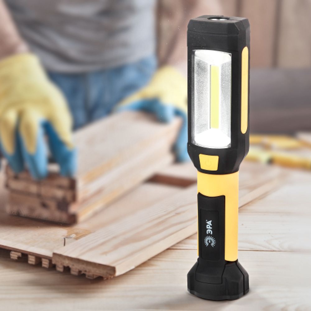 Светодиодный фонарь ЭРА Рабочие Практик RB-801 на батарейках магнит крючок прищепка вращающееся основание Soft-touch