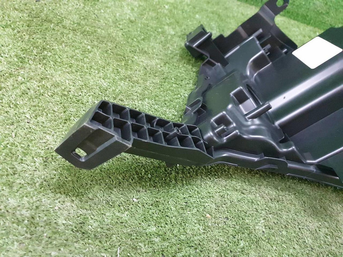 Корпус фары правый Toyota Land Cruiser 200 (2015-2021)