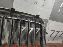 Решетка радиатора левая BMW 5-Series (G30) 17-20 Б/У Оригинал 51137383519