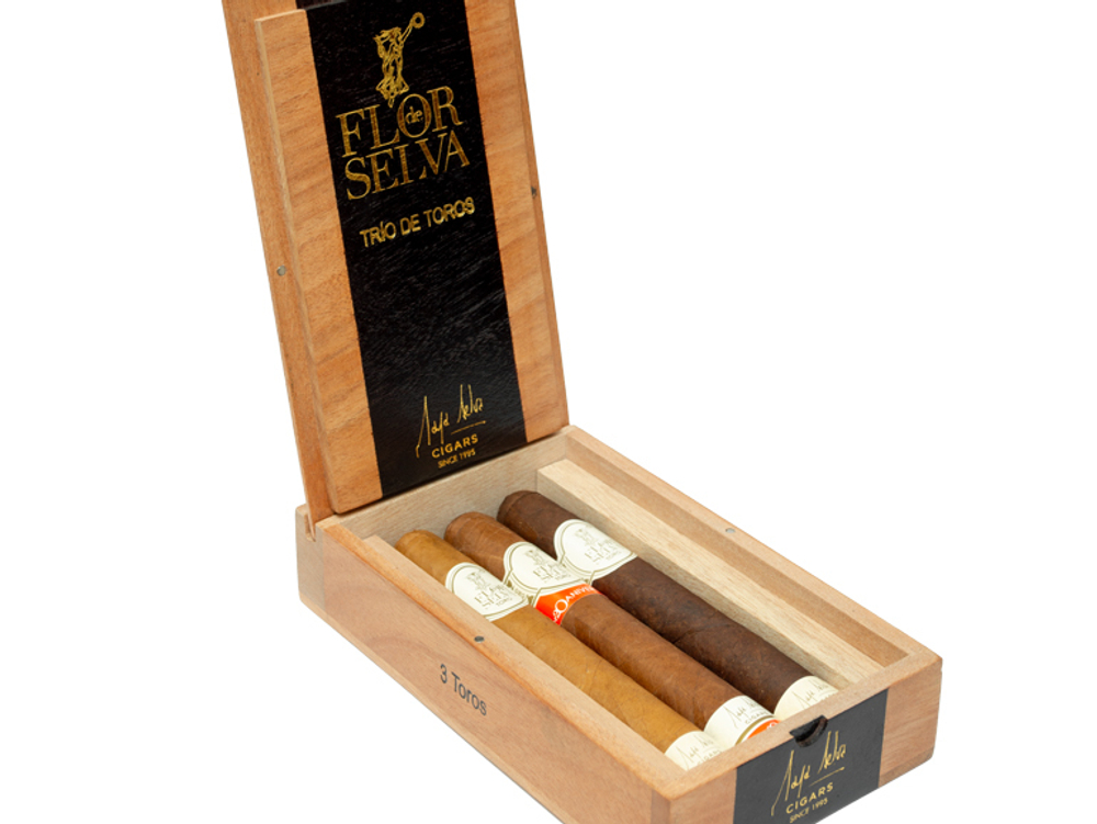 Набор Flor De Selva Toro Trio SET of 3 cigars