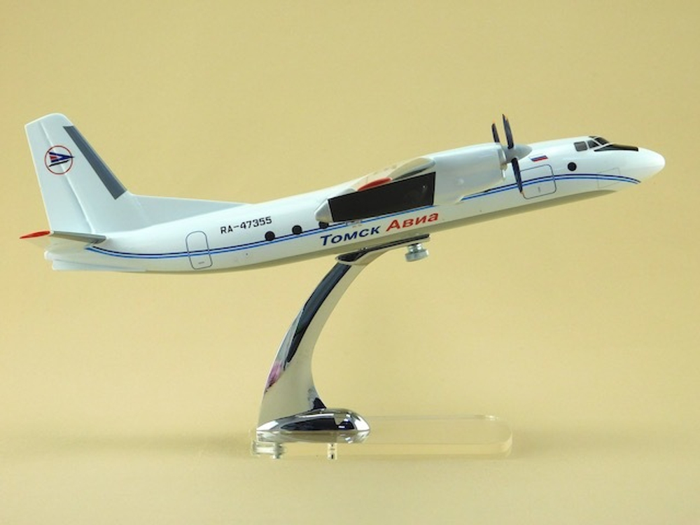 Модель самолета Ан-24РВ (М1:72, Томск Авиа)