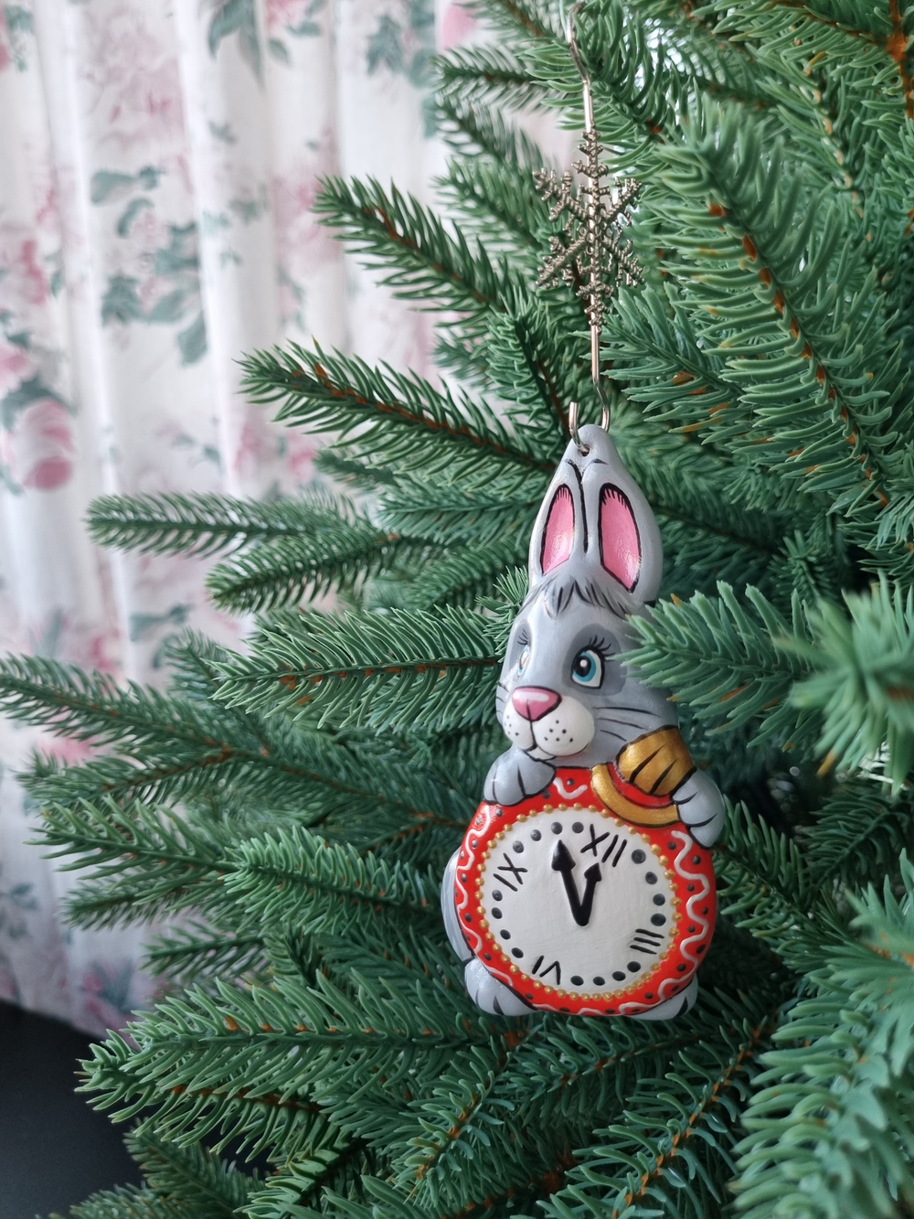 Заяц с часами