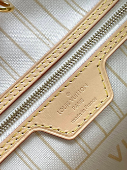 Louis Vuitton Neverfull PM