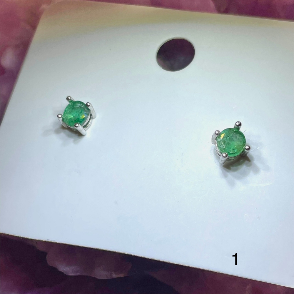 48050 Берилл Изумруд Пусеты Серьги 4,5мм (Заряжен на Удачу)