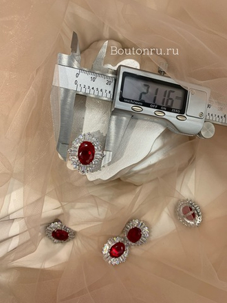 Пуговицы стразы (циркон) с красным камнем (рубин)