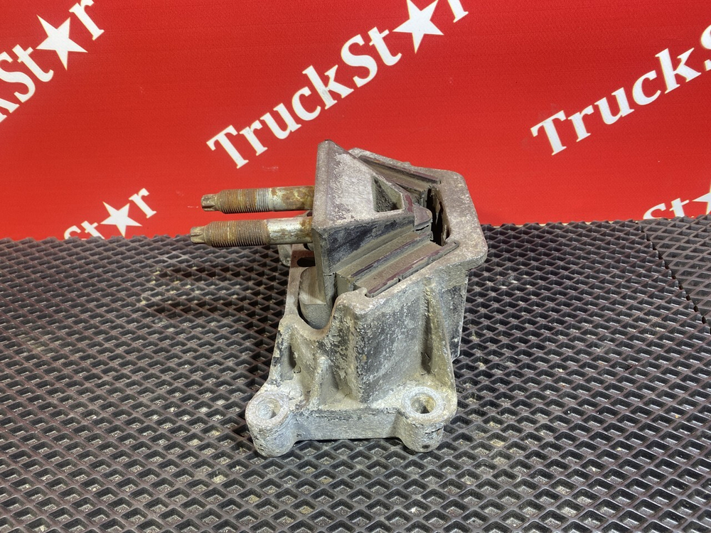 Подушка двигателя задняя