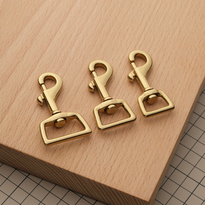 Карабин из латуни для плечевого ремня