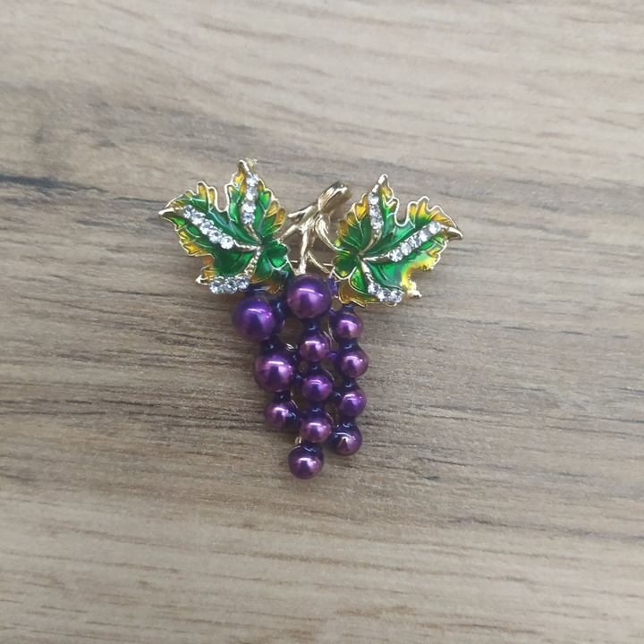 Брошь-кулон Гроздь винограда со стразами эмаль цветная металл золотистый