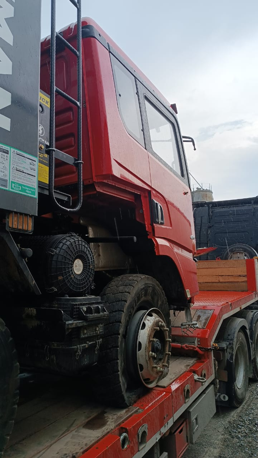 Shacman (Shaanxi) SX* 8x4 Самосвал SX33186V366 (Дизельный, 11,6 л, 423 л.с., МТ)