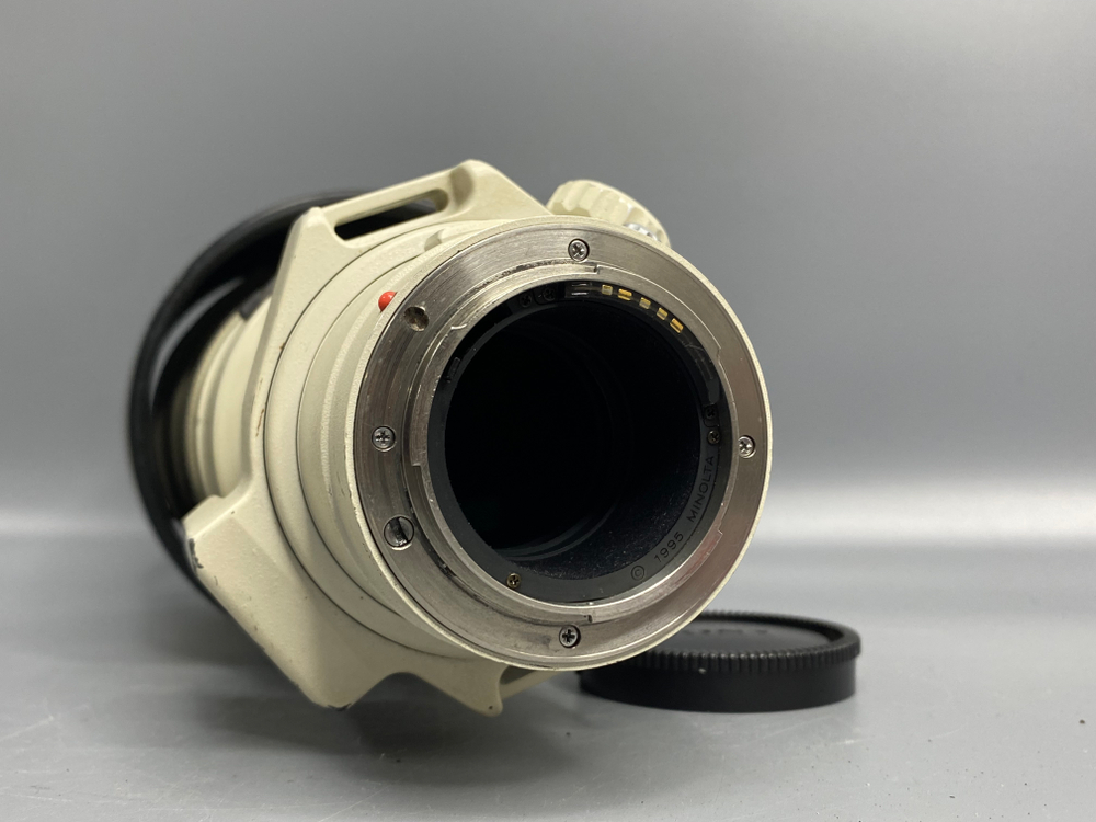 Minolta AF APO TELE 400mm f/4.5 G точечки под линзой