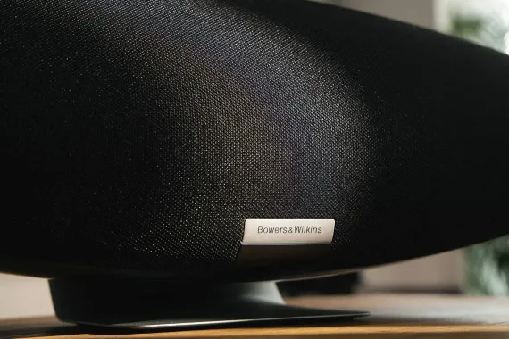 Bowers & Wilkins Zeppelin Midnight Grey
