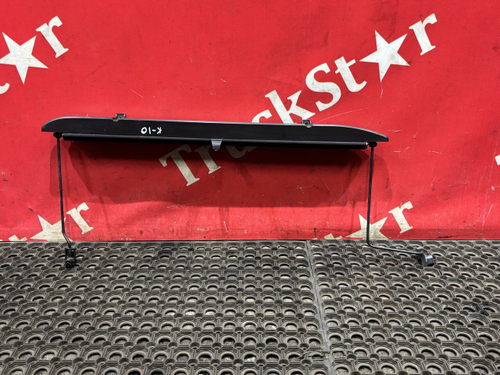 Солнцезащитная шторка левая 2023г