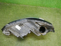 Битая Фара правая Peugeot 3008 2 (2016-2020) галоген