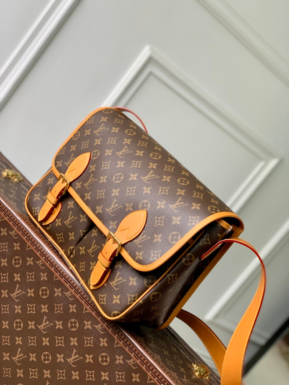 Louis Vuitton Satchel Messenger