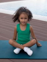 Спортивный костюм для девочки в сад