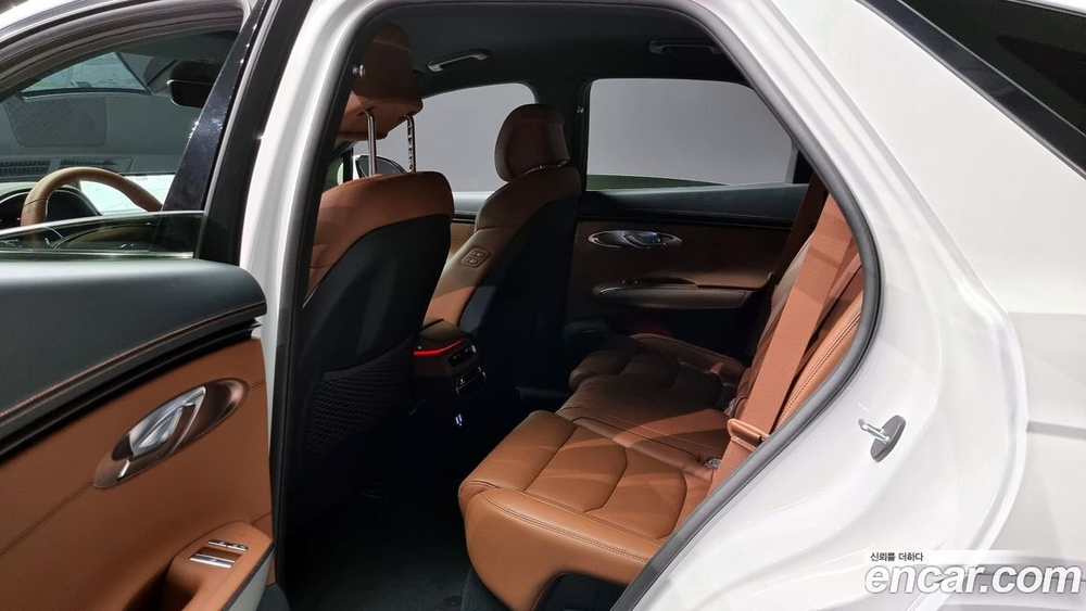 Genesis GV70 2.5T Бензин 2WD (03.2023)
