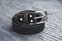 Ремень из текстурной итальянской кожи, цвет «фантом», хромированная пряжка