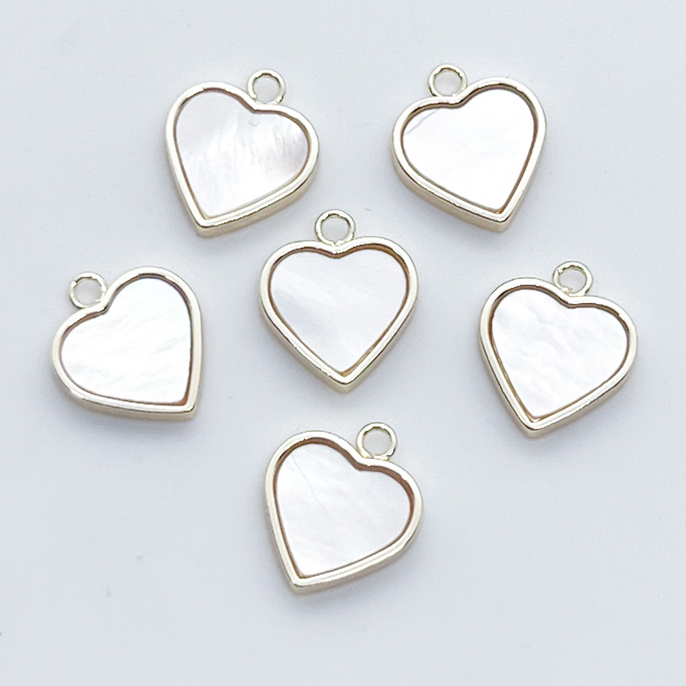 Подвеска Сердце, цвет золото, перламутр, размер 10*9 мм, цена за 1 шт