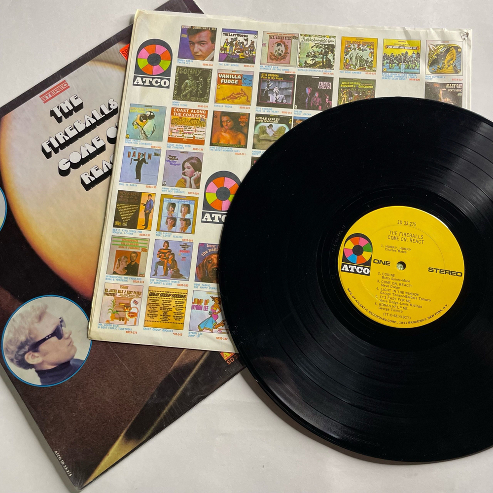 Винтажная виниловая пластинка LP The Fireballs Come On, React (США 1969)